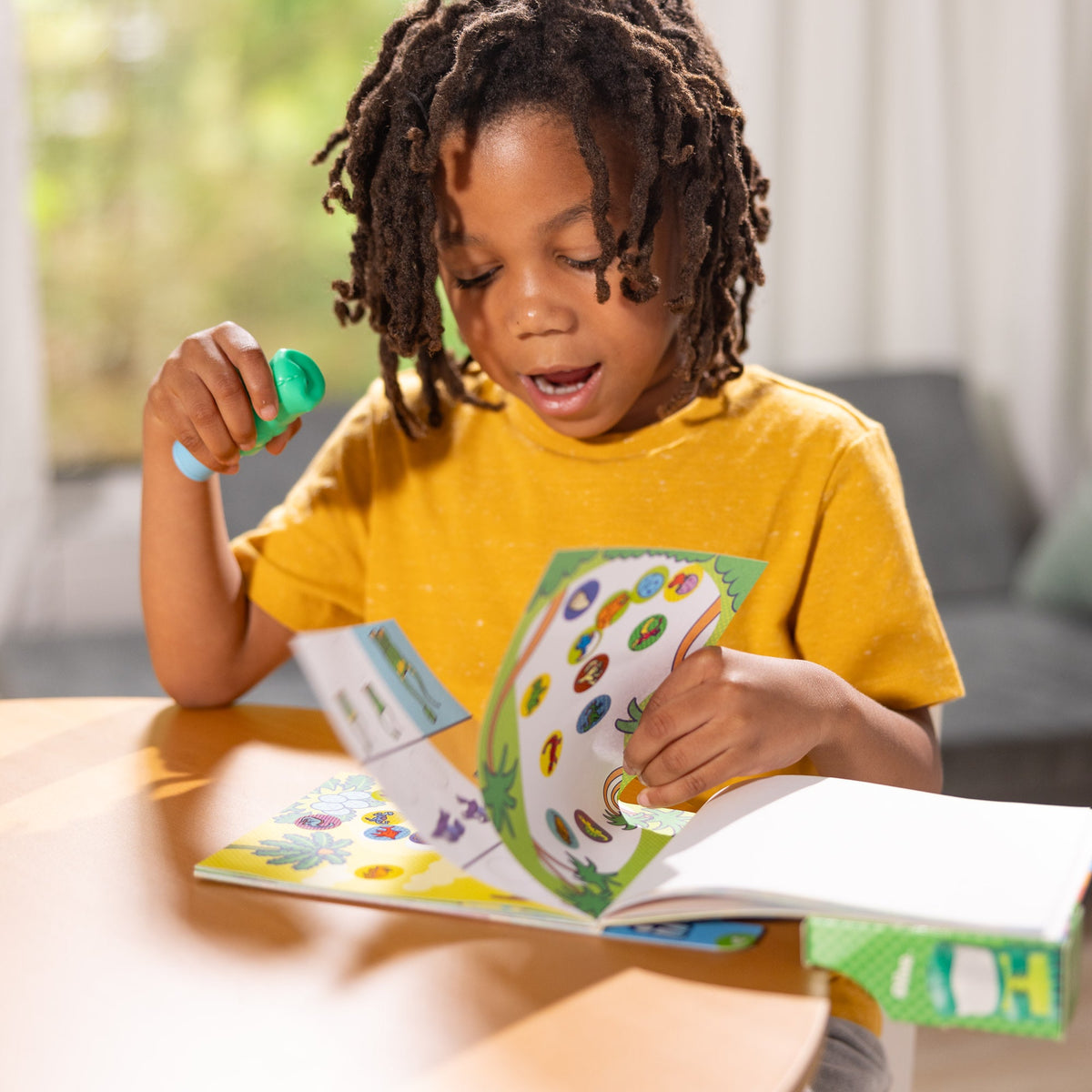 Sticker WOW!™ Activity Pad & Sticker Stamper- Dinosaur