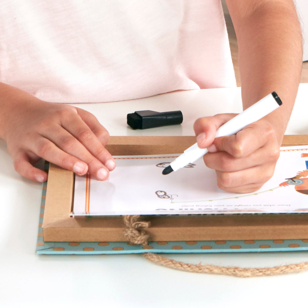 Natural Play: Play Draw Create Reusable Drawing & Magnet Kit – Ocean