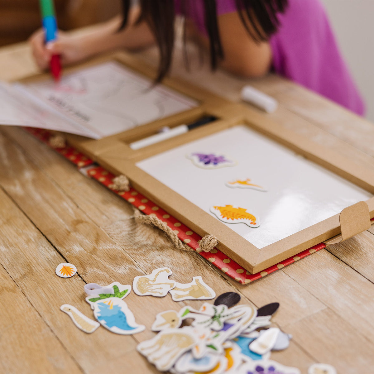 Natural Play: Play Draw Create Reusable Drawing & Magnet Kit – Dinosaurs