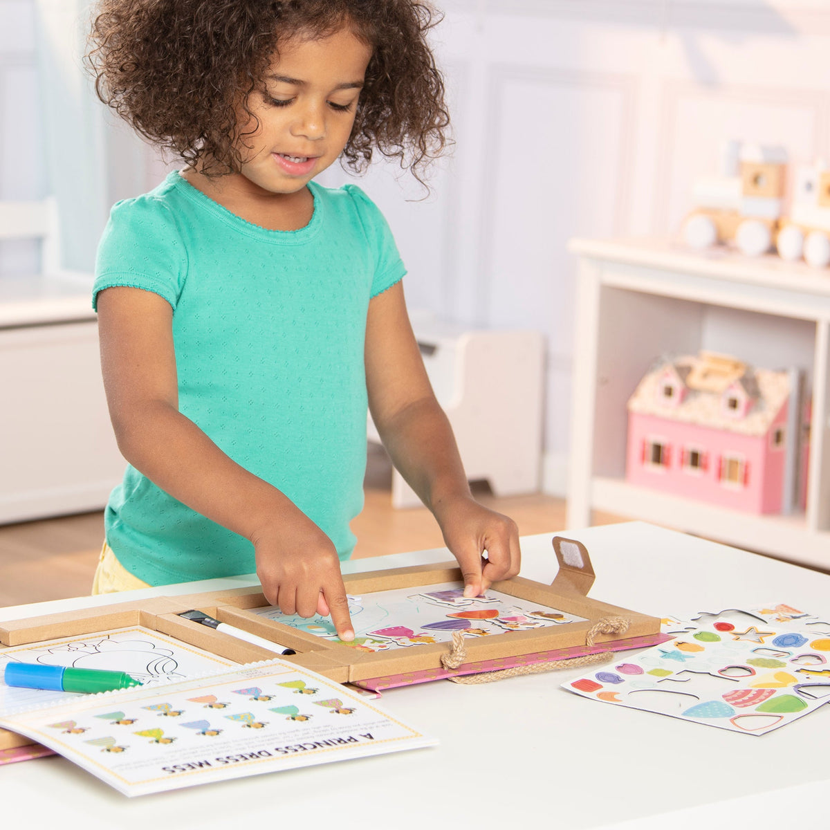 Natural Play: Play Draw Create Reusable Drawing & Magnet Kit – Princesses